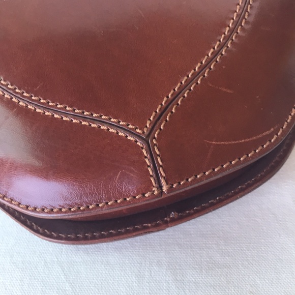 De Veccchi cognac brown buck stitch leather crossbody bag - Picture 7 of 11